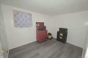 525 Riverleigh Ave, Riverhead, NY 11901 - Photo 12