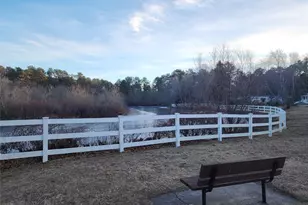 525 Riverleigh Ave, Riverhead, NY 11901 - Photo 20