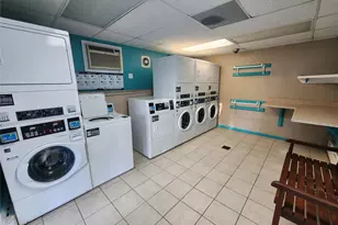 525 Riverleigh Ave, Riverhead, NY 11901 - Photo 20