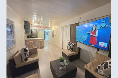 525 Riverleigh Ave #C7, Riverhead, NY 11901 - Photo 2