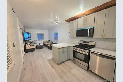 525 Riverleigh Ave #C7, Riverhead, NY 11901 - Photo 4