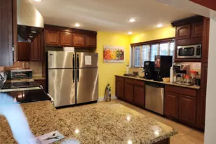 525 Riverleigh Ave, Riverhead, NY 11901 - Photo 16