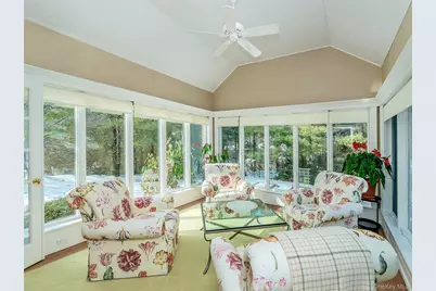 18 Harriman Drive, Port Washington, NY 11050 - Photo 8