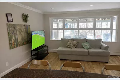 49 Spindle Road, Hicksville, NY 11801 - Photo 2