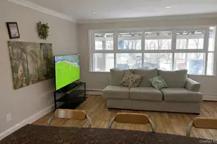 49 Spindle Rd, Hicksville, NY 11801 - Photo 2