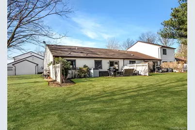 36 Blue Point Road E, Holtsville, NY 11742 - Photo 4