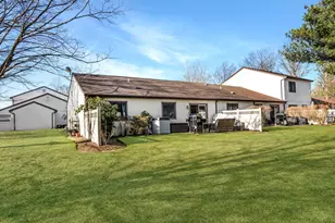 36 Blue Point Rd E, Holtsville, NY 11742 - Photo 4