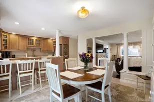 36 Blue Point Rd E, Holtsville, NY 11742 - Photo 8