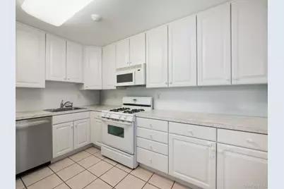 2 Windsor Circle, New City, NY 10956 - Photo 10