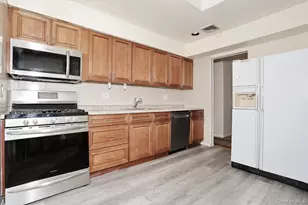 30 Bridle Rd, Spring Valley, NY 10977 - Photo 4