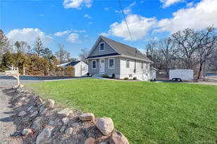 37 Gould Rd, Centereach, NY 11720 - Photo 4