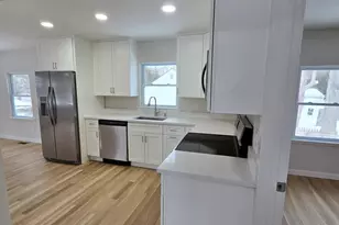 37 Gould Rd, Centereach, NY 11720 - Photo 4