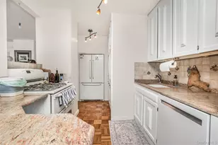 2500 Johnson Ave, Bronx, NY 10463 - Photo 6