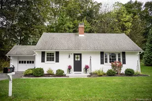 323 Hillside Ave, Hurley, NY 12443 - Photo 2