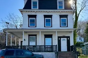 21 Continental Pl, Glen Cove, NY 11542 - Photo 2