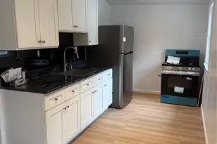 21 Continental Pl, Glen Cove, NY 11542 - Photo 4