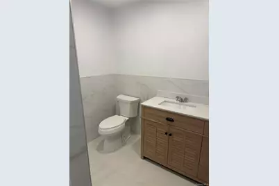 21 Continental Place #B, Glen Cove, NY 11542 - Photo 16