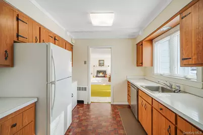 53 Canterbury Lane, North Babylon, NY 11703 - Photo 12