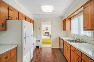 53 Canterbury Ln, North Babylon, NY 11703 - Photo 12