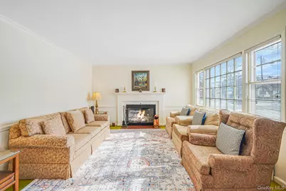 53 Canterbury Lane, North Babylon, NY 11703 - Photo 4