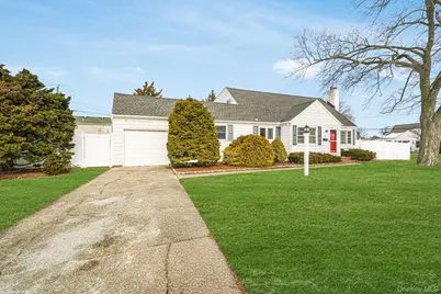 53 Canterbury Lane, North Babylon, NY 11703 - Photo 2