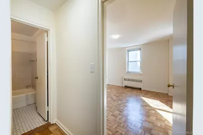 25 Knolls Crescent #3A, Bronx, NY 10463 - Photo 16