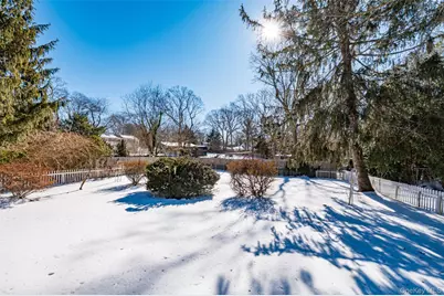 18 Annetta Avenue, Smithtown, NY 11787 - Photo 14