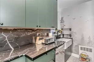 15 Hill Park Ave, Great Neck, NY 11021 - Photo 4