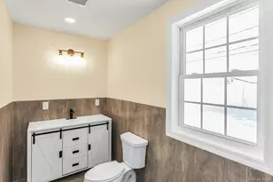 25 Turn Ln, Levittown, NY 11756 - Photo 6