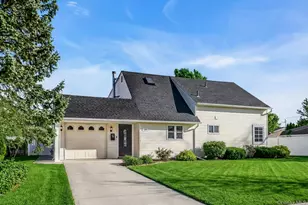 25 Turn Ln, Levittown, NY 11756 - Photo 22