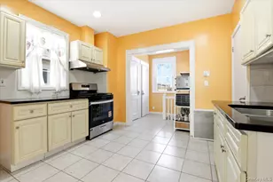 69-27 Manse St, Forest Hills, NY 11375 - Photo 12