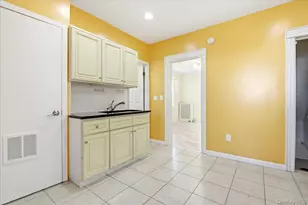 69-27 Manse St, Forest Hills, NY 11375 - Photo 14