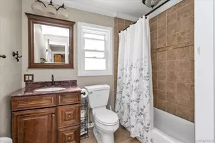 17 Everett St, Lynbrook, NY 11563 - Photo 16