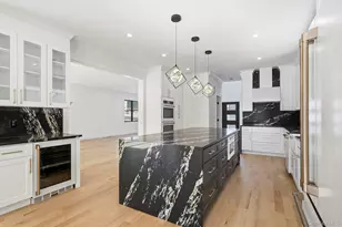 31 Gedney Way, White Plains, NY 10605 - Photo 6