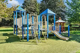 60 Herrels Cir, Melville, NY 11747 - Photo 30