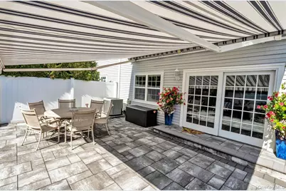 60 Herrels Circle, Melville, NY 11747 - Photo 22