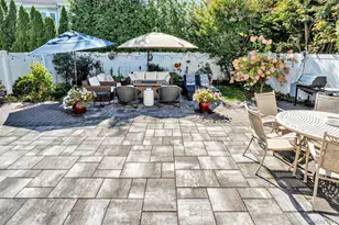 60 Herrels Cir, Melville, NY 11747 - Photo 24