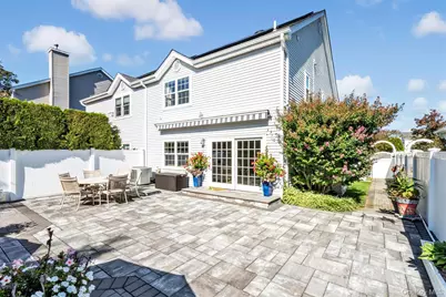 60 Herrels Circle, Melville, NY 11747 - Photo 22