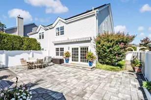 60 Herrels Cir, Melville, NY 11747 - Photo 22