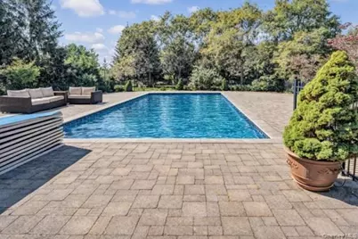 60 Herrels Circle, Melville, NY 11747 - Photo 36