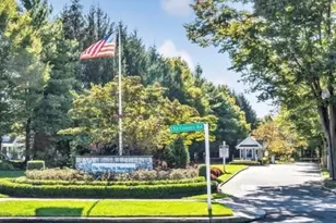 60 Herrels Cir, Melville, NY 11747 - Photo 34