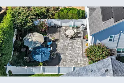 60 Herrels Circle, Melville, NY 11747 - Photo 26