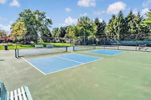 60 Herrels Cir, Melville, NY 11747 - Photo 32