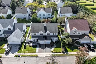 60 Herrels Cir, Melville, NY 11747 - Photo 26