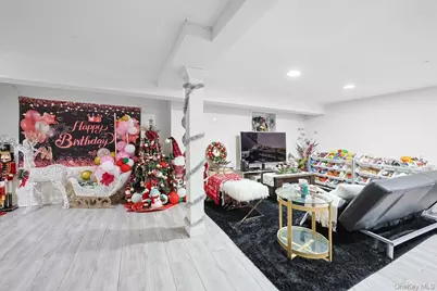 [Address not provided], Great Neck, NY 11023 - Photo 22