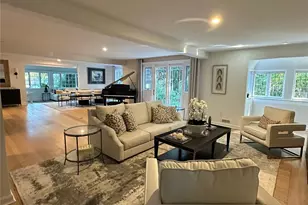 9 Beacon Hill Rd, Port Washington, NY 11050 - Photo 4