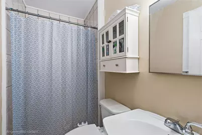 1093 Oakneck Road, Bay Shore, NY 11706 - Photo 20