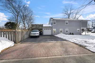 1093 Oakneck Road, Bay Shore, NY 11706 - Photo 4