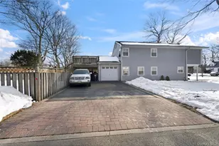 1093 Oak Neck Rd, Bay Shore, NY 11706 - Photo 4