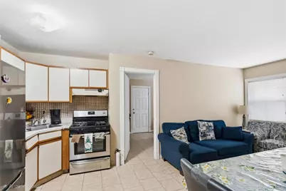 1093 Oakneck Road, Bay Shore, NY 11706 - Photo 24